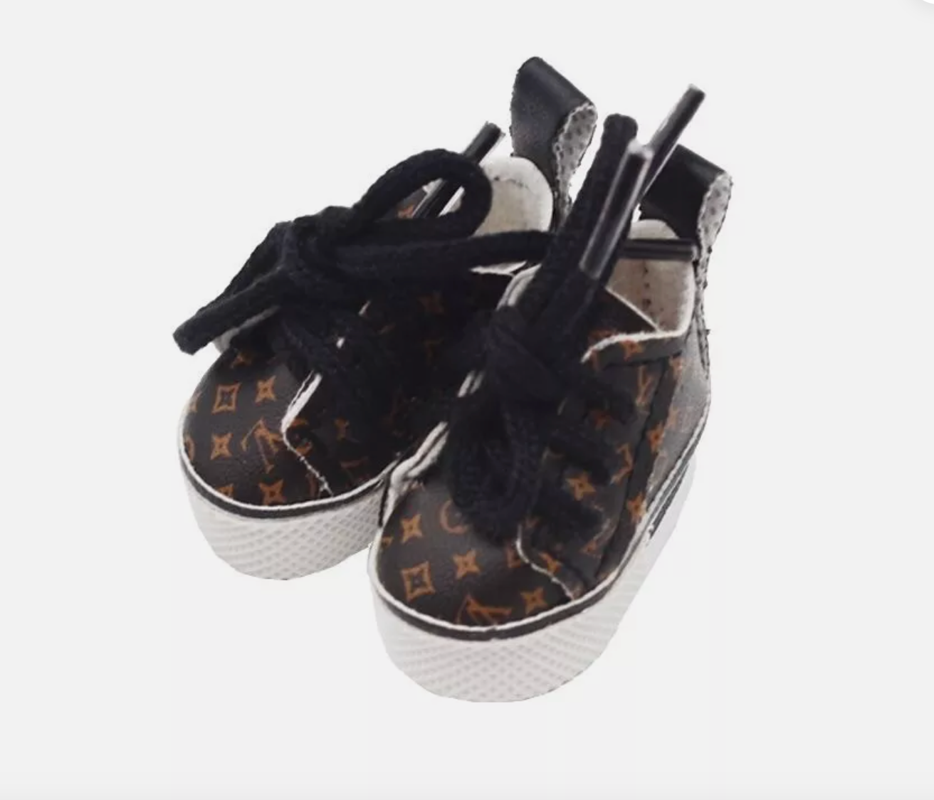 LABU SHOES (NO DOLL INCLUDED)