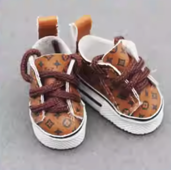 LABU SHOES (NO DOLL INCLUDED)