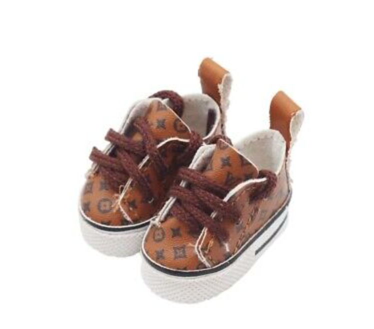 LABU SHOES (NO DOLL INCLUDED)