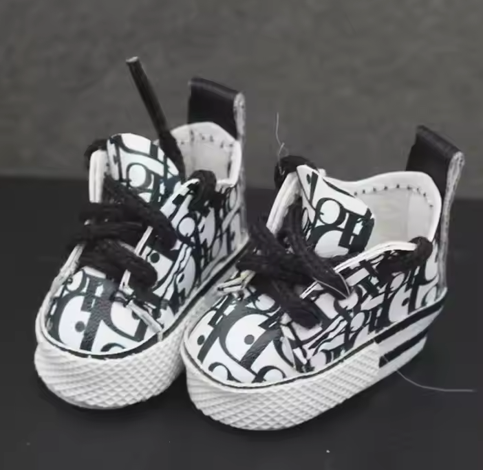LABU SHOES (NO DOLL INCLUDED)