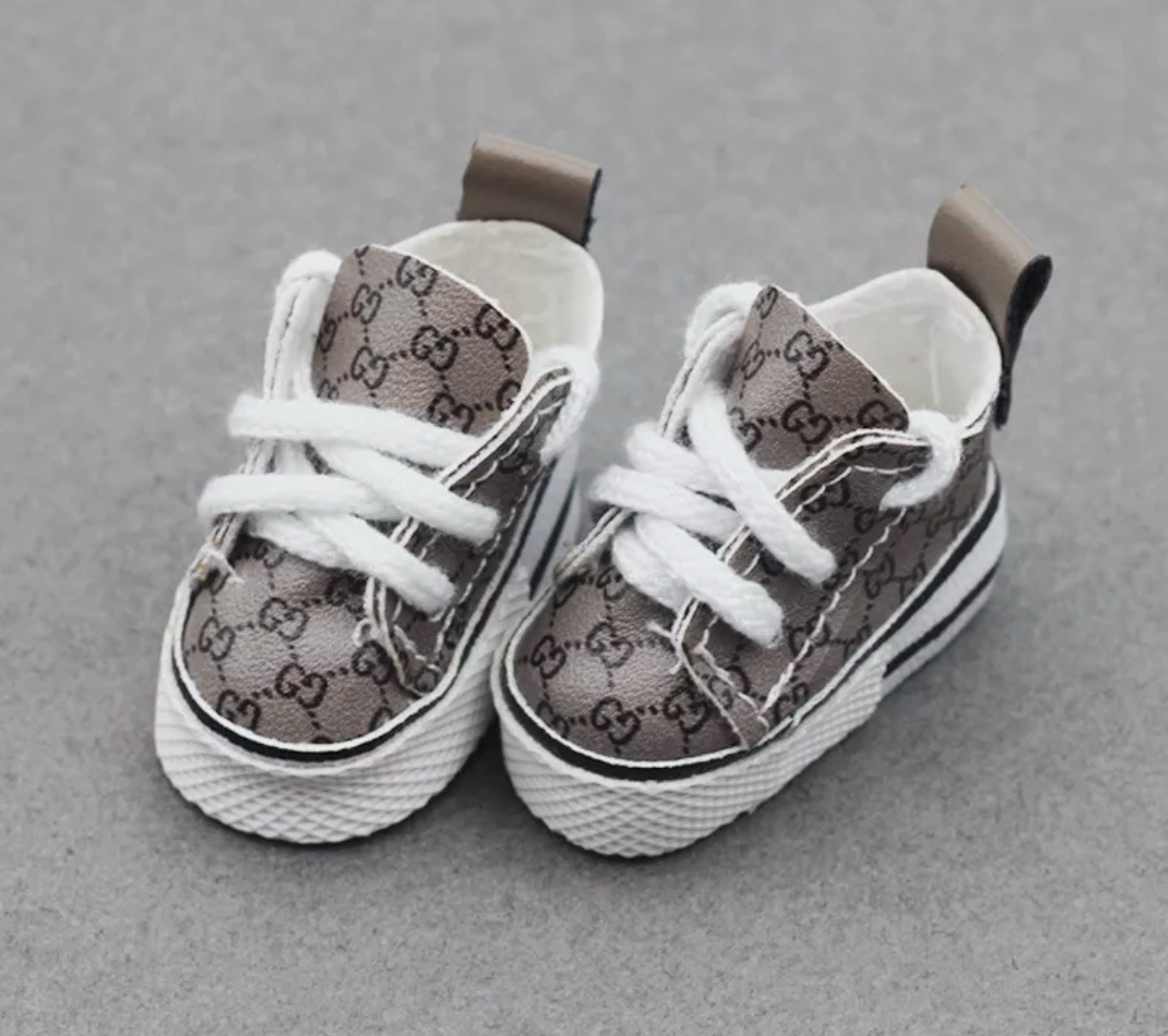 LABU SHOES (NO DOLL INCLUDED)